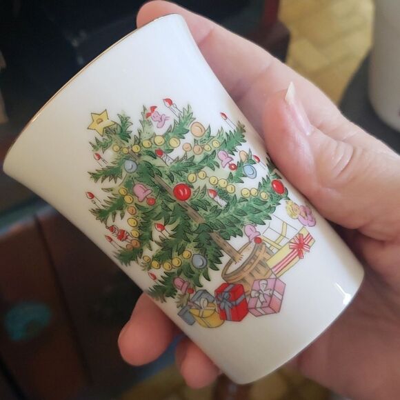 Very Nice Vintage Porcelain Bathroom Cup and Footed Soap Dish Christmas Tree Set - Picture 7 of 7